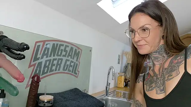 BrownieyQueen online show from September 12, 7:52 am