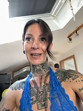 BrownieyQueen online show from June 20, 7:11 am
