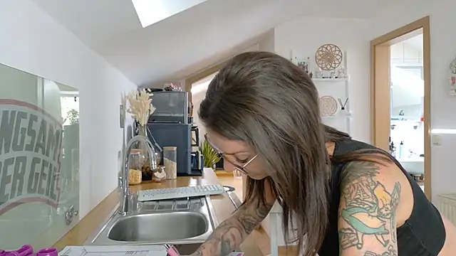 BrownieyQueen online show from July 23, 7:28 am