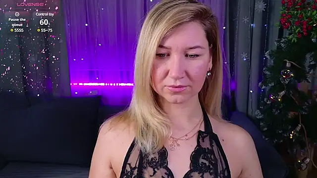 Snapshot of MilaBott chatting on December 27, 4:32 pm MilaBott online show from December 27, 4:32 pm