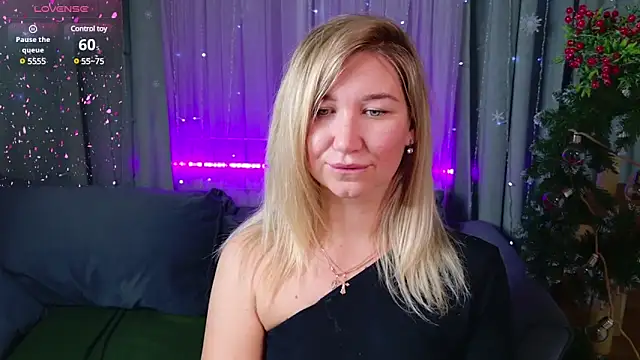 Snapshot of MilaBott chatting on December 29, 5:44 pm MilaBott online show from December 29, 5:44 pm