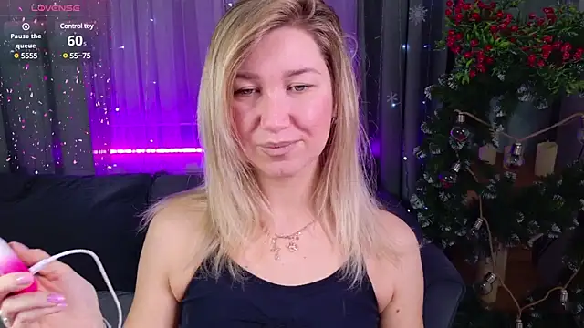 Snapshot of MilaBott chatting on January 7, 7:42 am MilaBott online show from January 7, 7:42 am