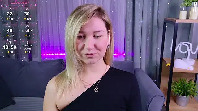 Snapshot of MilaBott chatting on January 19, 8:30 pm MilaBott online show from January 19, 8:30 pm