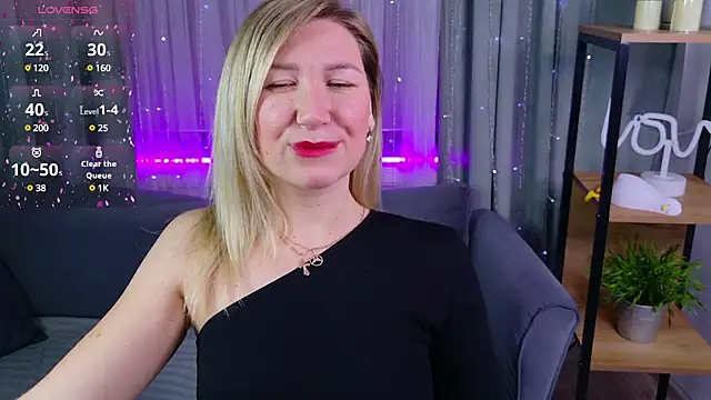 Snapshot of MilaBott chatting on January 19, 11:43 pm MilaBott online show from January 19, 11:43 pm