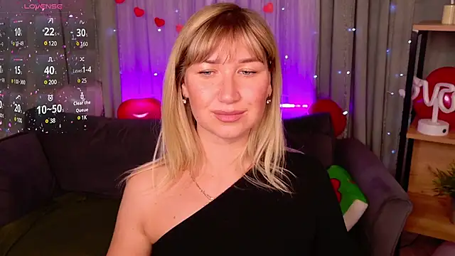 Snapshot of MilaBott chatting on February 14, 8:48 pm MilaBott online show from February 14, 8:48 pm