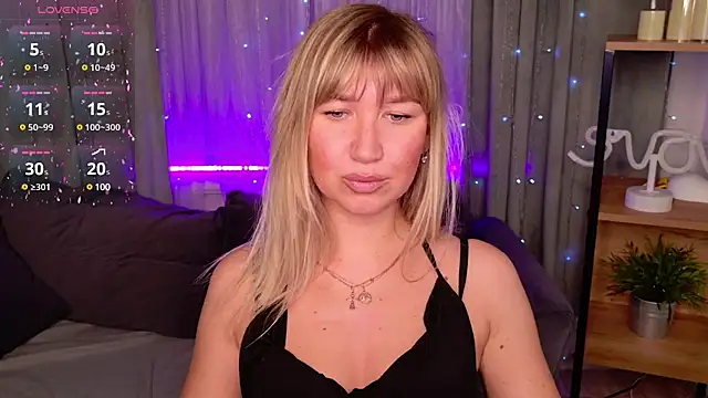 Snapshot of MilaBott chatting on February 19, 11:25 pm MilaBott online show from February 19, 11:25 pm