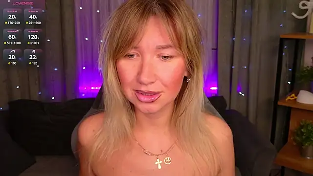 MilaBott online show from April 20, 7:04 pm