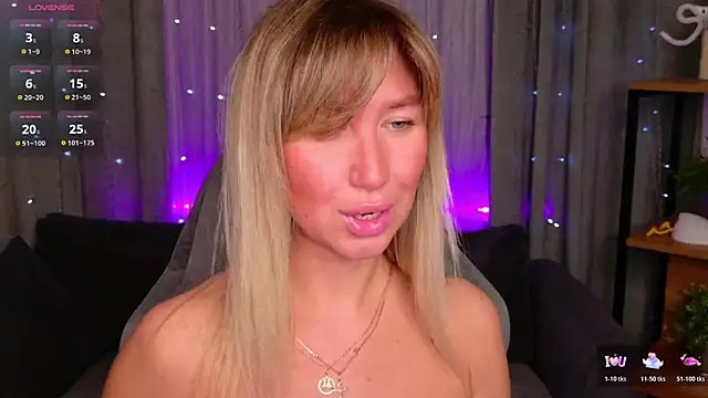 Snapshot of MilaBott chatting on April 27, 7:01 pm MilaBott online show from April 27, 7:01 pm
