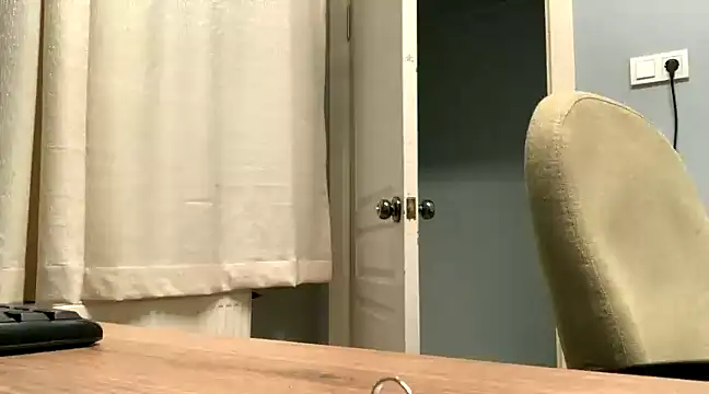 Snapshot of themany29 chatting on February 3, 12:47 pm themany29 online show from February 3, 12:47 pm