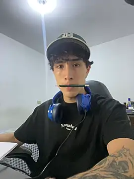 gojo satoru 18 online show from April 27, 3:15 am