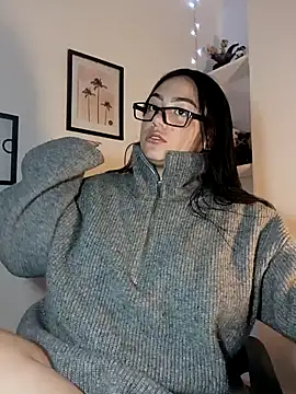 Snapshot of helena_smith chatting on February 8, 4:25 am helena smith online show from February 8, 4:25 am