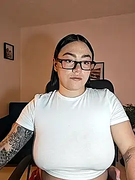 Snapshot of helena_smith chatting on September 18, 5:31 am helena smith online show from September 18, 5:31 am