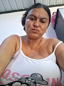 Snapshot of Horny-Mommy-Dirty chatting on April 24, 3:36 pm Horny-Mommy-Dirty online show from April 24, 3:36 pm