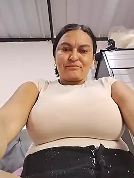 Snapshot of Horny-Mommy-Dirty chatting on May 8, 11:48 am Horny-Mommy-Dirty online show from May 8, 11:48 am