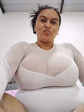 Snapshot of Horny-Mommy-Dirty chatting on June 9, 11:44 am Horny-Mommy-Dirty online show from June 9, 11:44 am
