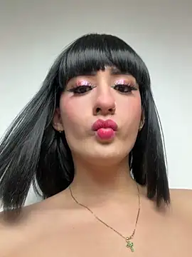 Snapshot of HotStar_yes chatting on October 29, 2:14 am HotStar yes online show from October 29, 2:14 am