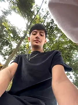 Snapshot of HotStar_yes chatting on November 3, 3:02 pm HotStar yes online show from November 3, 3:02 pm