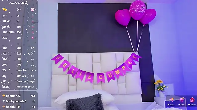 suzanelee online show from December 5, 3:50 pm