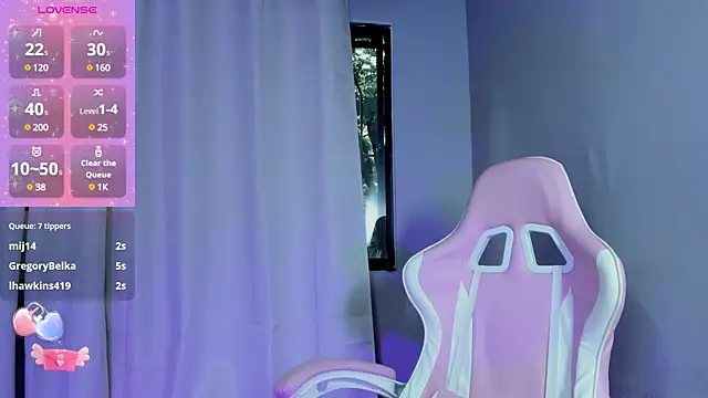 suzanelee online show from February 3, 10:11 pm