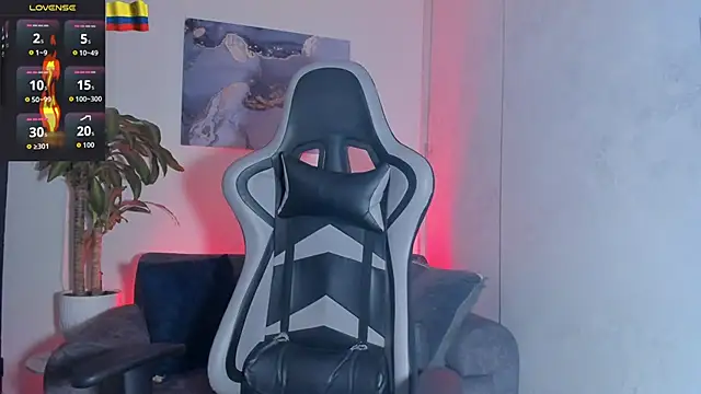 Yeiko Romero  online show from December 13, 9:31 pm