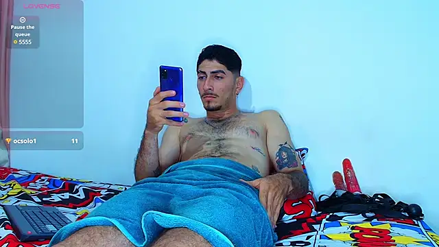 Snapshot of Thomass00 chatting on December 27, 6:57 am Thomass00 online show from December 27, 6:57 am