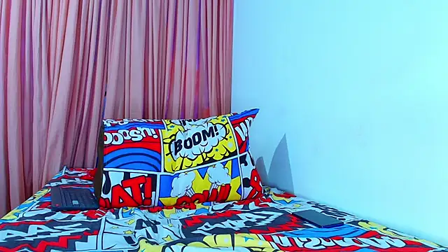 Snapshot of Thomass00 chatting on December 31, 1:52 pm Thomass00 online show from December 31, 1:52 pm