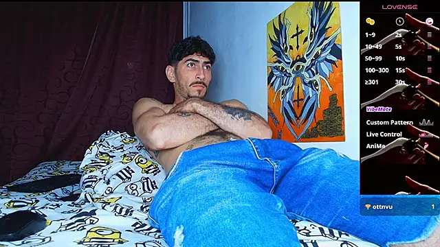 Snapshot of Thomass00 chatting on October 21, 2:23 am Thomass00 online show from October 21, 2:23 am