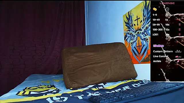 Snapshot of Thomass00 chatting on October 24, 12:19 am Thomass00 online show from October 24, 12:19 am