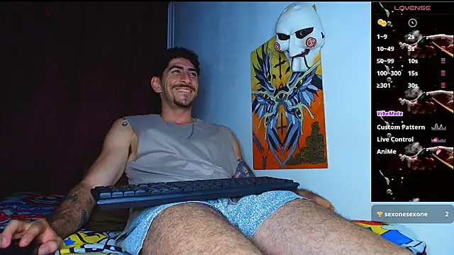 Snapshot of Thomass00 chatting on October 30, 11:27 pm Thomass00 online show from October 30, 11:27 pm