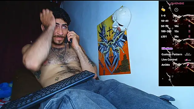 Snapshot of Thomass00 chatting on November 2, 11:18 pm Thomass00 online show from November 2, 11:18 pm