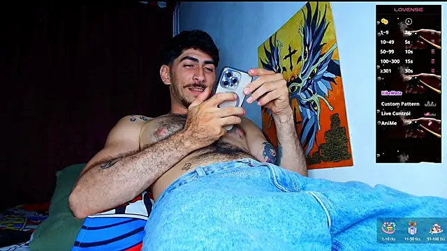 Snapshot of Thomass00 chatting on November 18, 12:16 am Thomass00 online show from November 18, 12:16 am