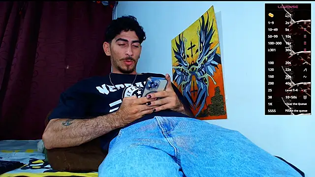 Snapshot of Thomass00 chatting on November 24, 1:16 am Thomass00 online show from November 24, 1:16 am