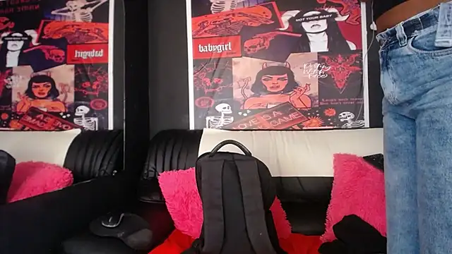 TIFFANYYSTAR online show from February 6, 8:02 pm