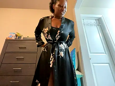 wynterheat online show from November 15, 5:38 am