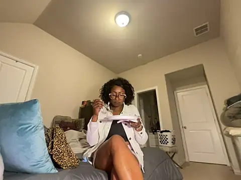 wynterheat online show from March 30, 3:29 am