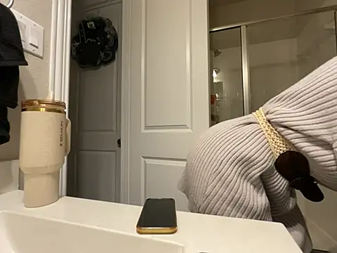 wynterheat online show from April 21, 4:41 am