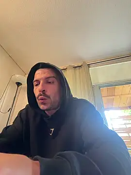 Snapshot of Greyoff chatting on May 19, 1:39 pm Greyoff online show from May 19, 1:39 pm