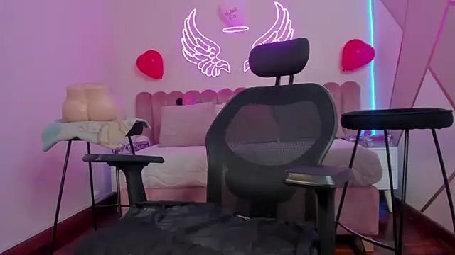  scarletmoore online show from February 9, 10:42 am