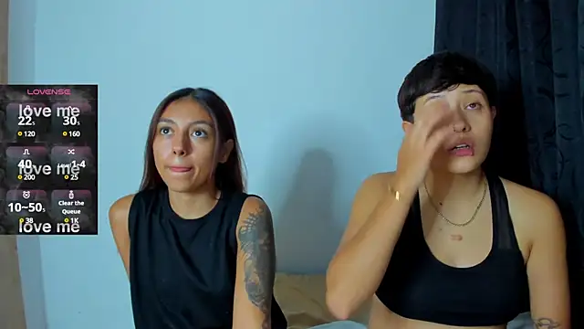 violet casper  online show from December 5, 9:06 am