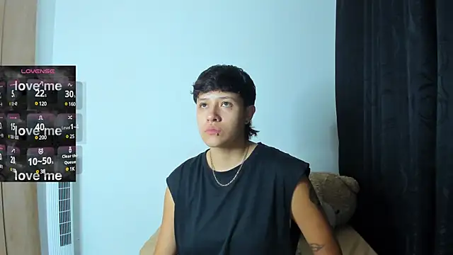 violet casper  online show from December 18, 5:59 am