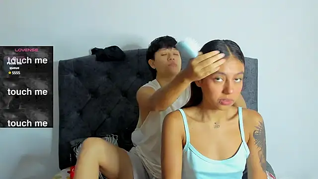 violet casper  online show from January 26, 10:02 am