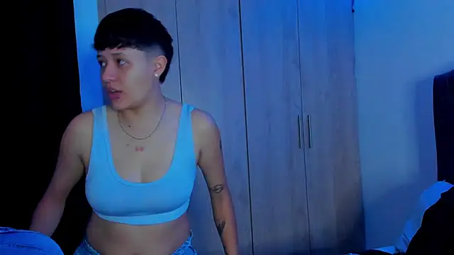 violet casper  online show from February 19, 10:20 pm