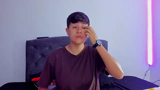 violet casper  online show from March 21, 10:28 am