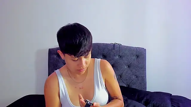 violet casper  online show from March 21, 1:34 pm