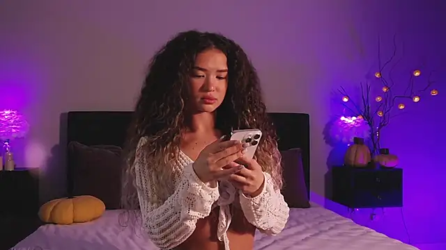 Denise Garciia online show from November 5, 11:43 am