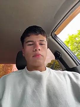 Snapshot of Logan_smith1 chatting on June 17, 5:36 pm Logan smith1 online show from June 17, 5:36 pm