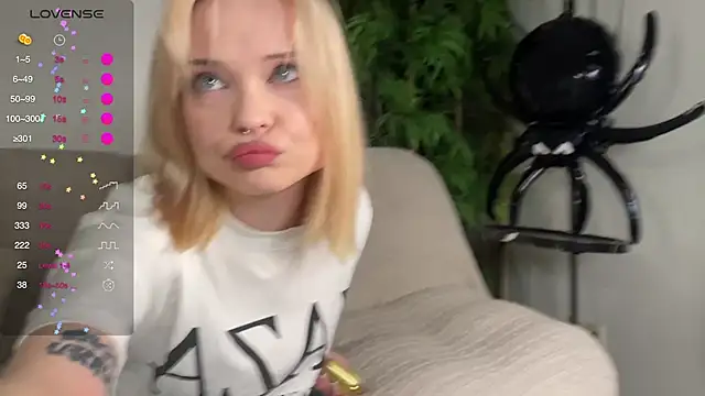 dollfromvenus online show from November 1, 3:03 pm