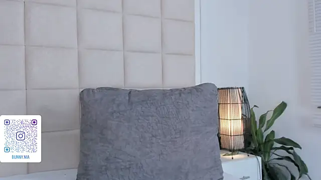 Nia Bunny online show from September 9, 1:32 pm