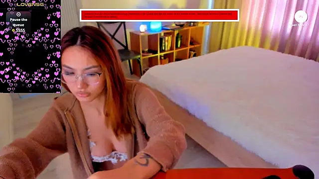 Snapshot of Jekky_ice chatting on December 19, 6:34 am Jekky ice online show from December 19, 6:34 am