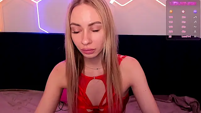 Snapshot of Diana_Garrett chatting on February 15, 12:01 pm Diana Garrett online show from February 15, 12:01 pm